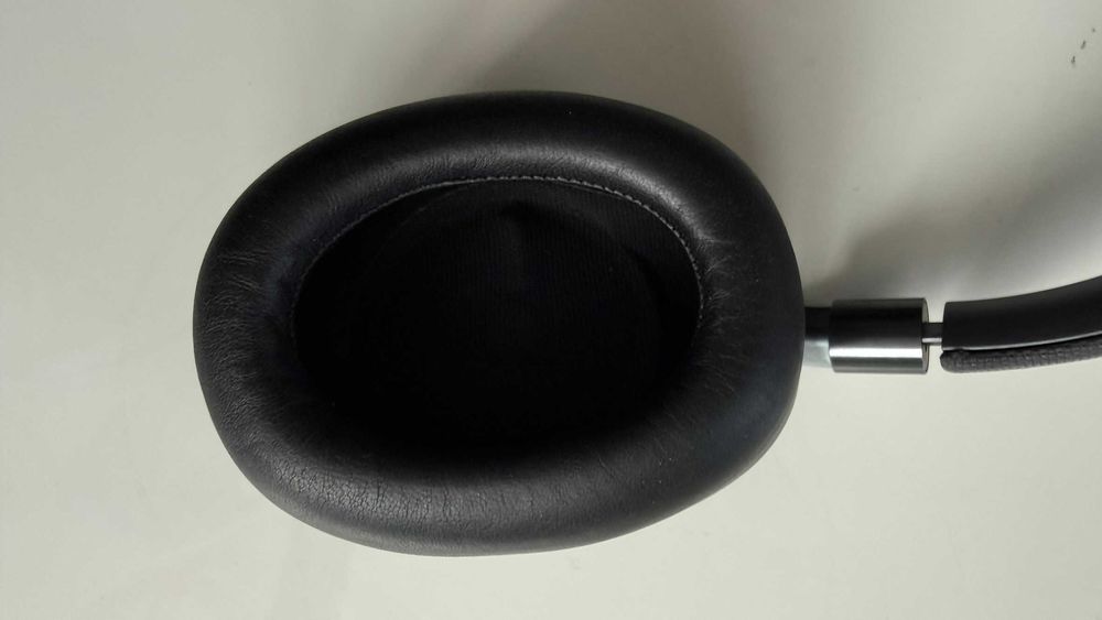 Bowers & Wilkins PX Wireless слушалки