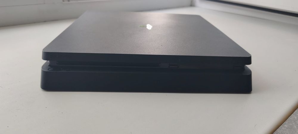 PlayStation 4 slim