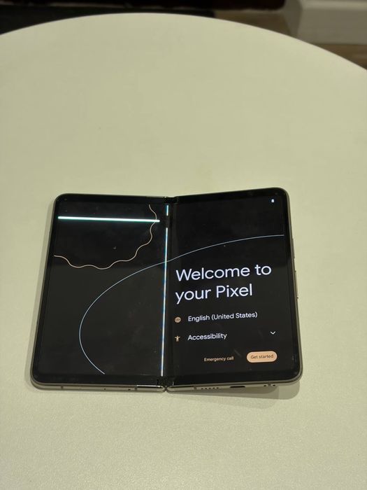 Pixel Fold с двойным экраном