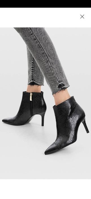 Черни боти Stradivarius змийска кожа