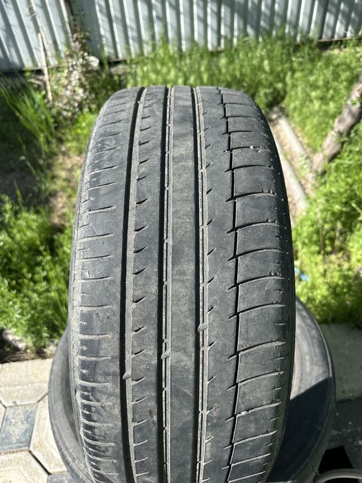 Шины летние 215/55/17