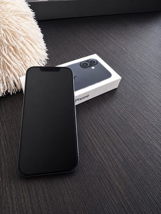 iPhone 17 Black – Ca nou, baterie 100%, folosit foarte puțin