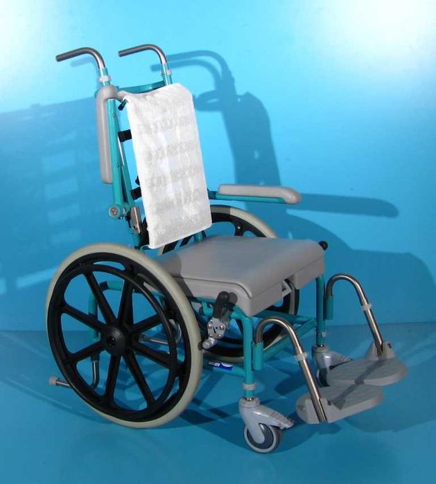 Scaun WC cu rotile din aluminiu Thomashilfen / latime sezut 47 cm