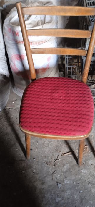 Деревянные стуля