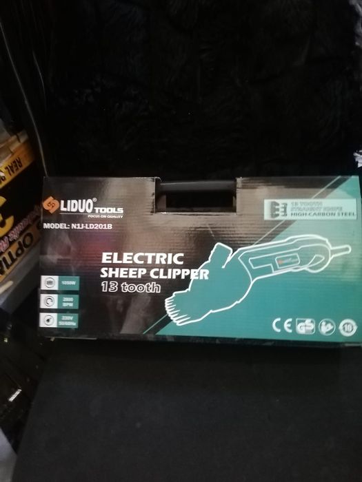 Masina electrica de tuns oi