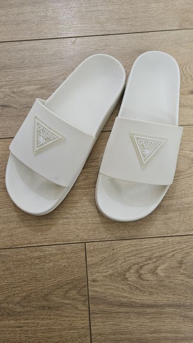 Оригинални летни чехли Guess