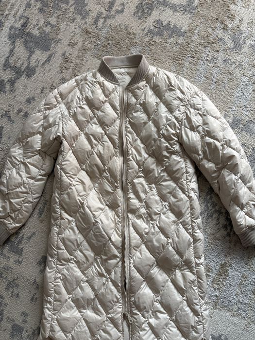 Тонкий плащ на весну