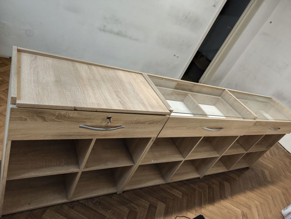 Masa birou sau magazin