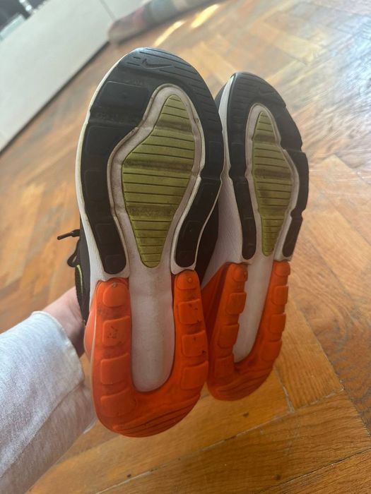 Adidași Nike Air Max 270 în stare foarte bună