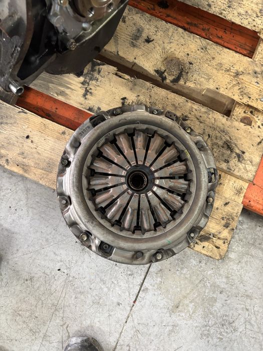 мотор/двигател за mitsubishi l200 //турбо,дюзи,гнп,съединител,динамо