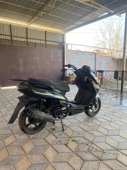 Продам макси 150 куб мопед