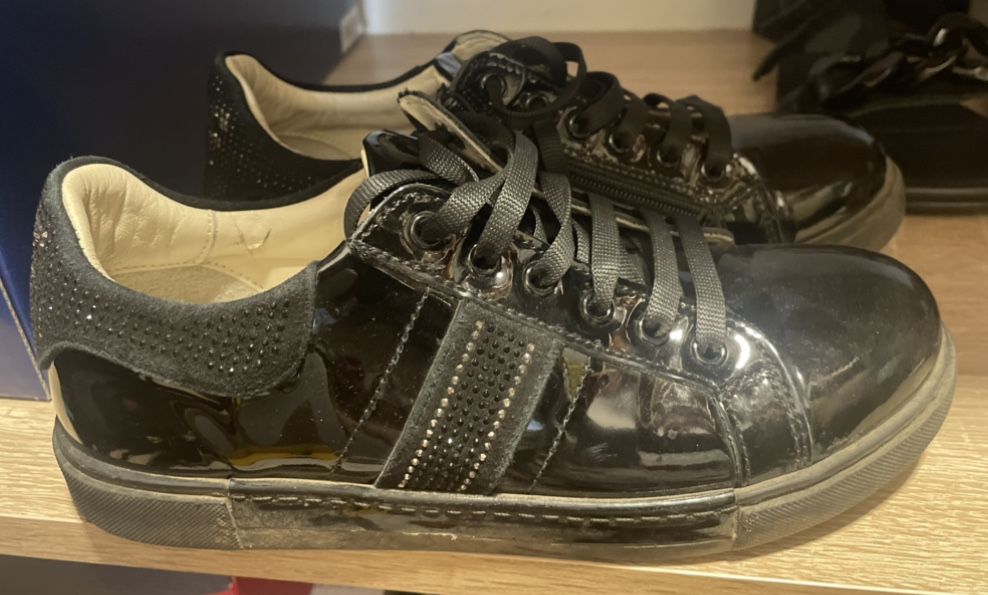 Обувь кожаные лаковы