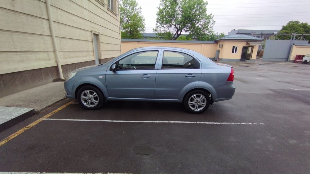 Продаётся nexia 3