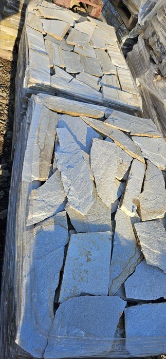 Piatra naturală poligonală