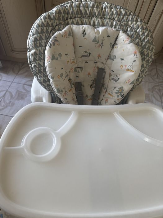 Продам стульчик для кормления Joie