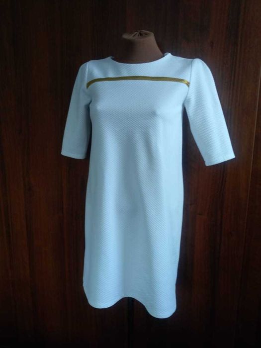 Разгружаю гардероб. Платья