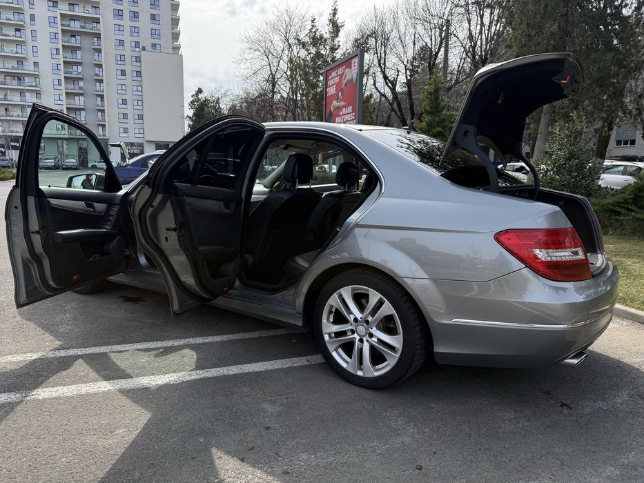 Mercedes-Benz C220 CDI -AUTOMAT 7G TRONIC 2013