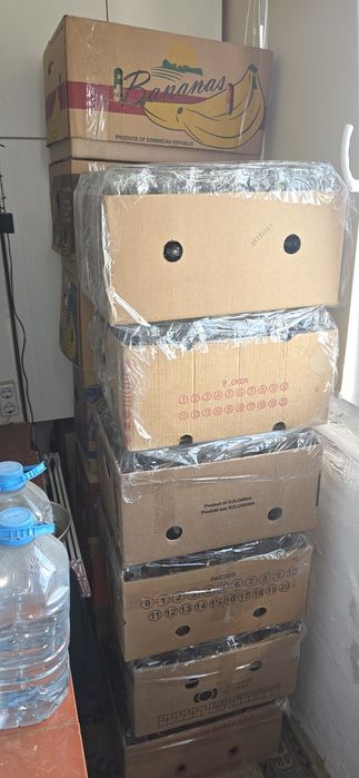 700  borcane de 800 gr curate, in cutii, 40 borcane cutia, 1,5  lei borcanul pt toate 17 cutii