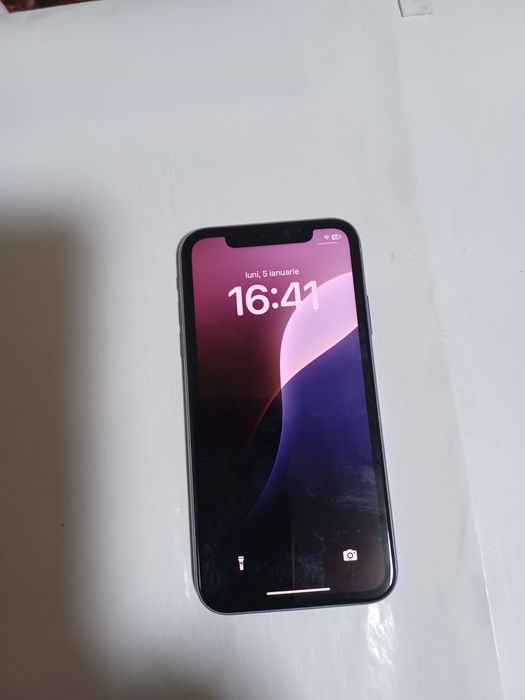 IPhone 11 în stare bună de funcționare.