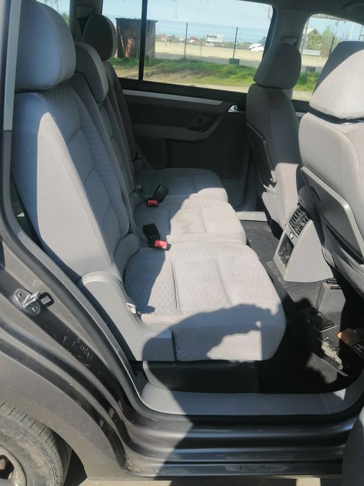 dezmembram volkswagen touran