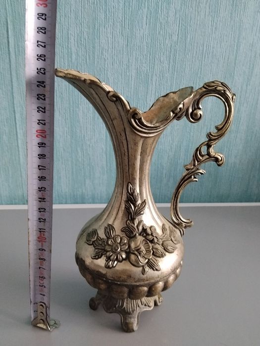 Красива старинна кана