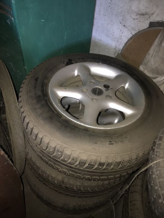 Срочно продам резину с дисками за 160000
