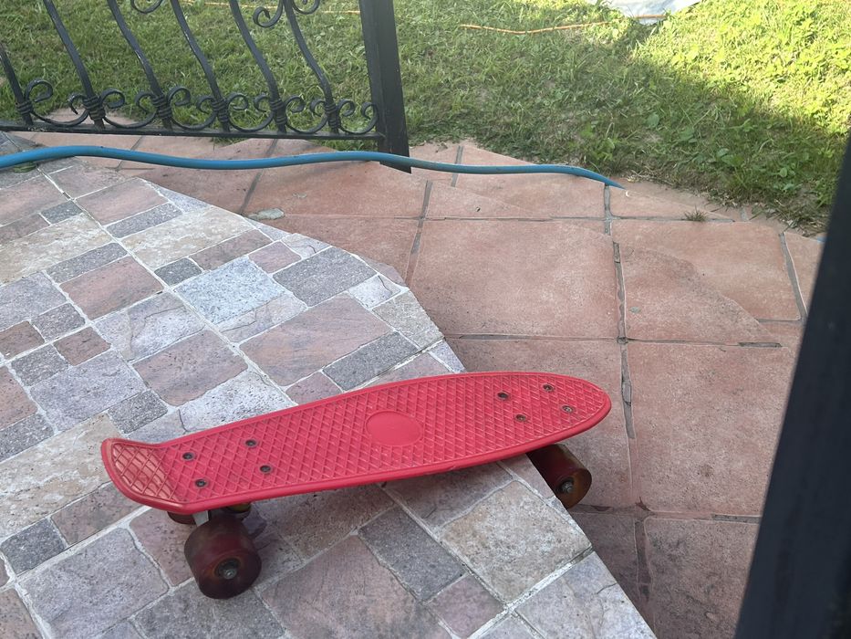 Penny board / skateboard mini cu roți – roșu + lumini LED