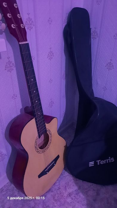 Гитара акустическая