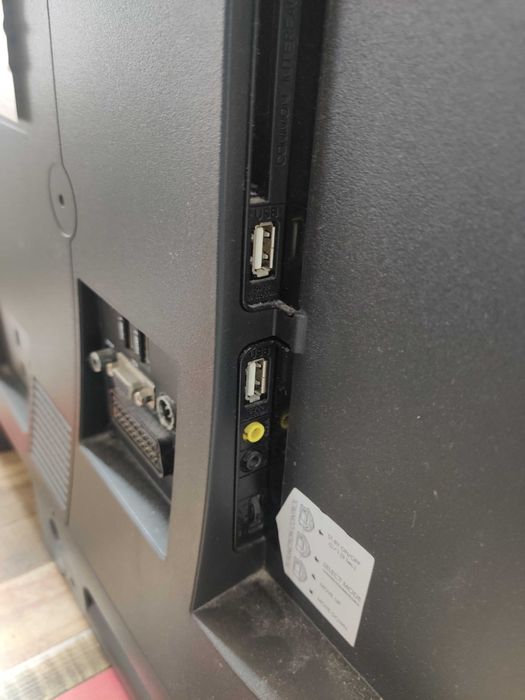 32 инчов LCD телевизор Scharp