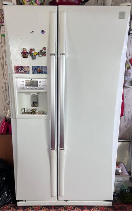 Холодильник белый