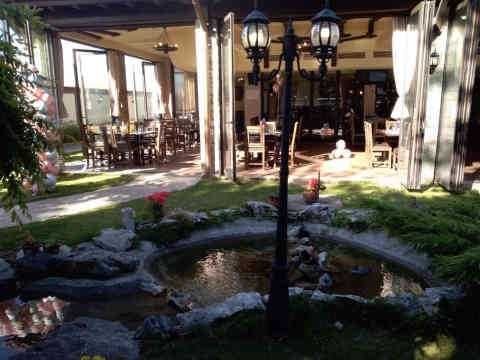 Продава се Заведение в Асеновград - 1323 кв.м за 756 €/кв.м - Снимка #1