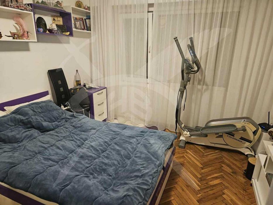 Тристаен апартамент в Цветен квартал- 90929