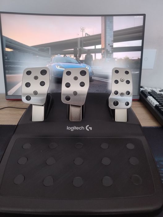 Logitech G920 Volan + Pedale Force Feedback PC / Xbox – stare foarte bună