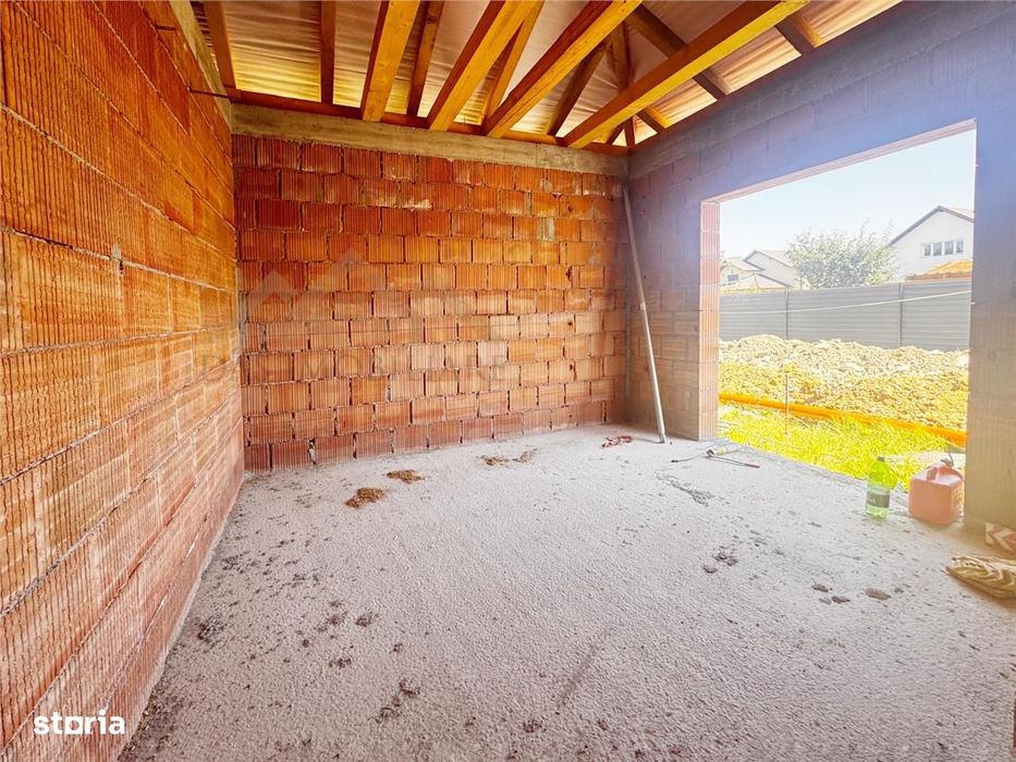 Casa la rosu | Satu Nou de Sus | 675 mp teren
