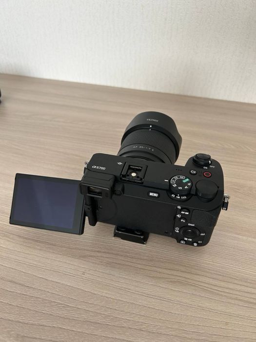 Продам камеру Sony a6700 +kit, viltrox 35mm 1.7
