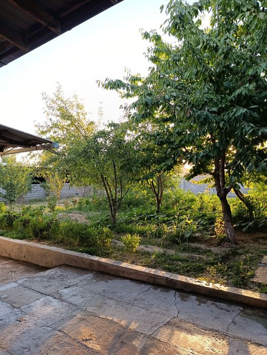 Zangiota tumani Ramadan nasosniy 12 sotix uy 6 xona