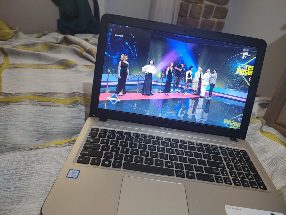 Asus I3-7020U/8GbRam
