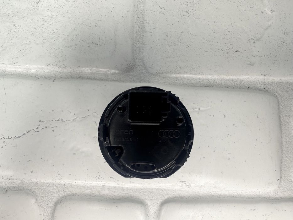 Бутон AUDI Q4 E-TRON 8Y0919616A