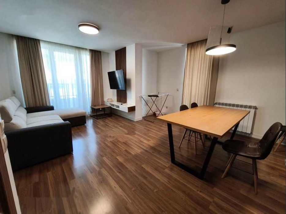 Дава се под наем Тристаен апартамент в София, Малинова долина - 170 кв.м за 850 € - Снимка #1