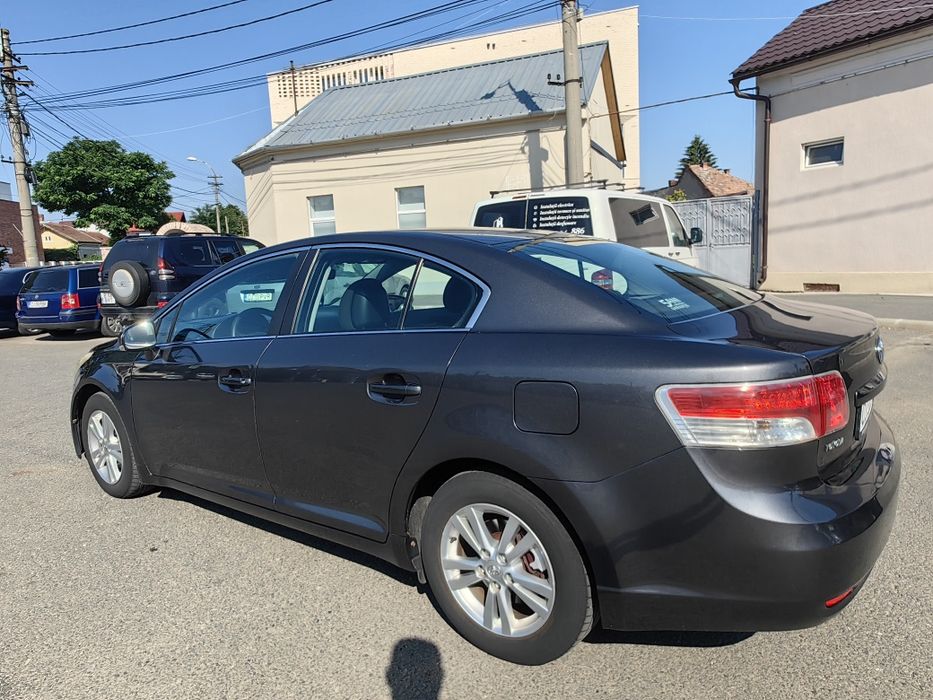 Vând Toyota Avensis T27 sedan 2.0  D-4D