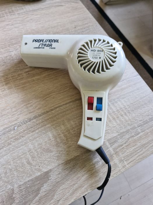 Uscător de par profesional styler asbestos free