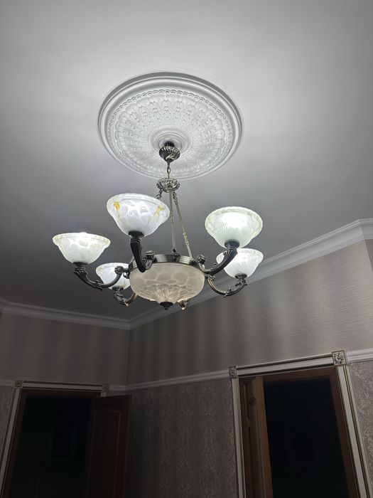 Продам люстры разные дешево