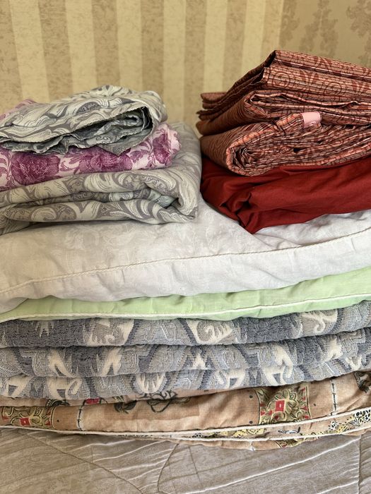 Постельное:одеяло, подушки