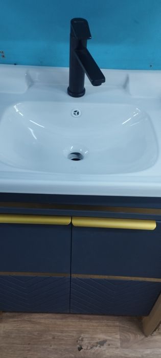 Укладка кафеля на душевую..