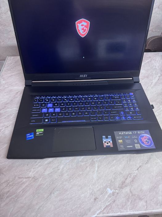 Laptop MSI katana 17 B13V