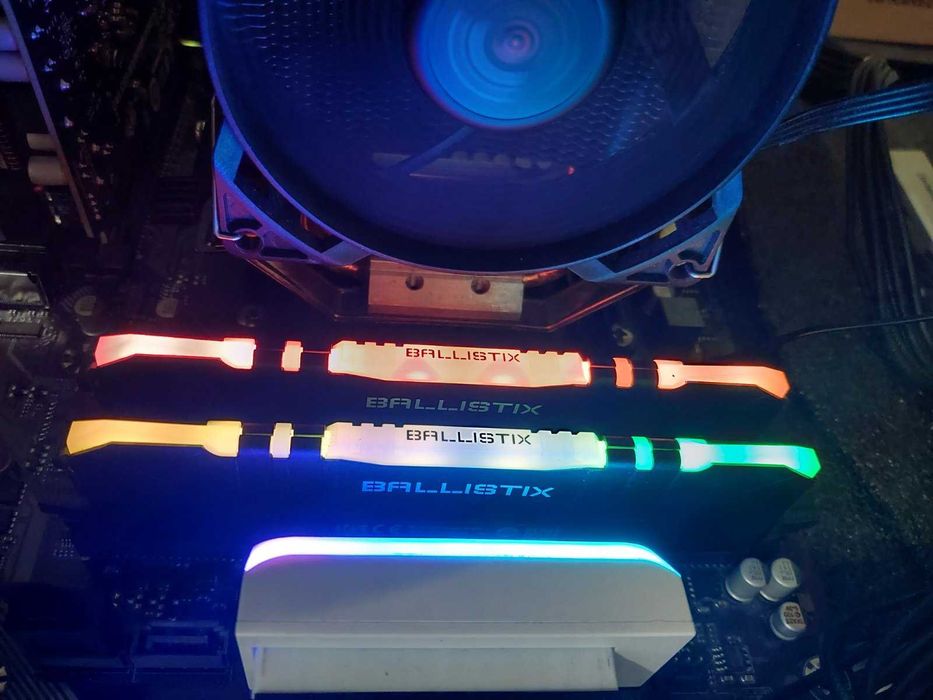 32GB 3200Mhz CL16 - DDR4 рам памет