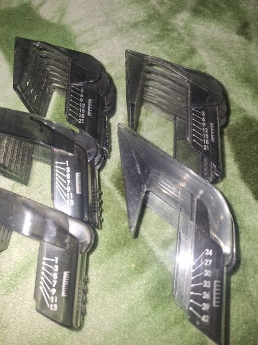 Mașină de tuns paru. 35 lei