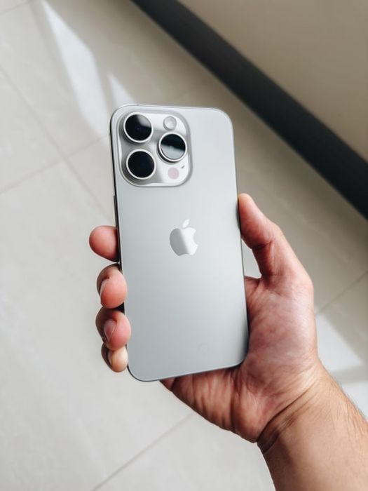 Продам iPhone 15 pro 128 гб