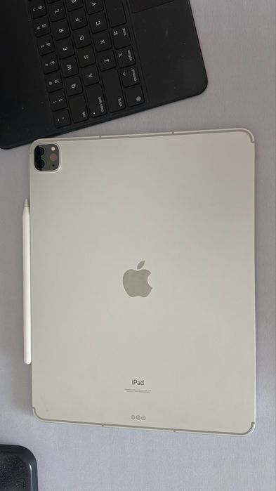 iPad Pro , Apple Pencil ,Magic Keyboard полный комплект