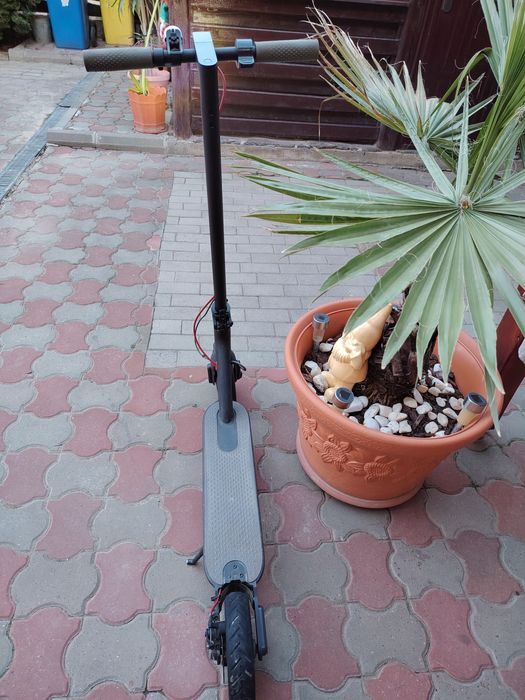 Vând trotineta electrica Xiaomi ,model M356